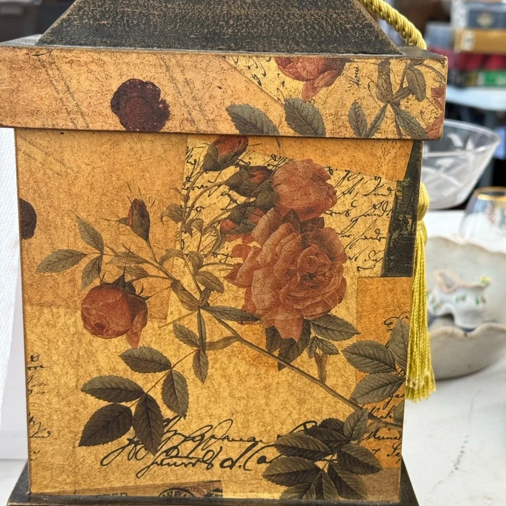 Vintage Style Floral Mantle Clock